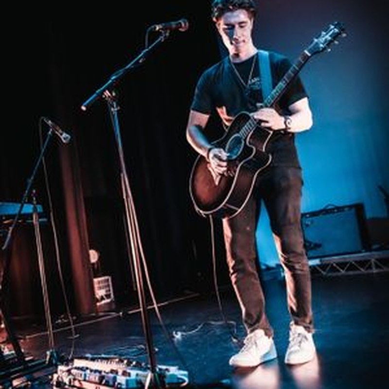 Angus Holmes